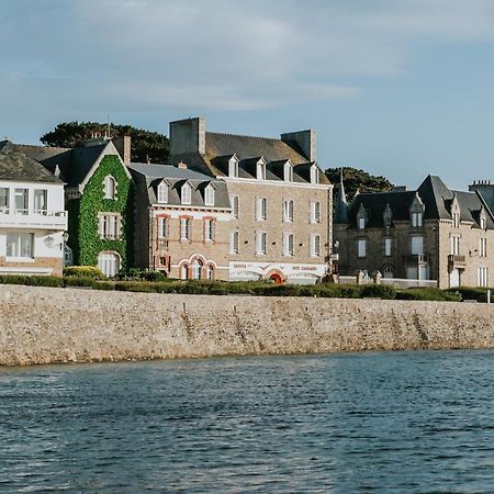 Hotel Aux Tamaris - Vue Mer Роскоф Экстерьер фото