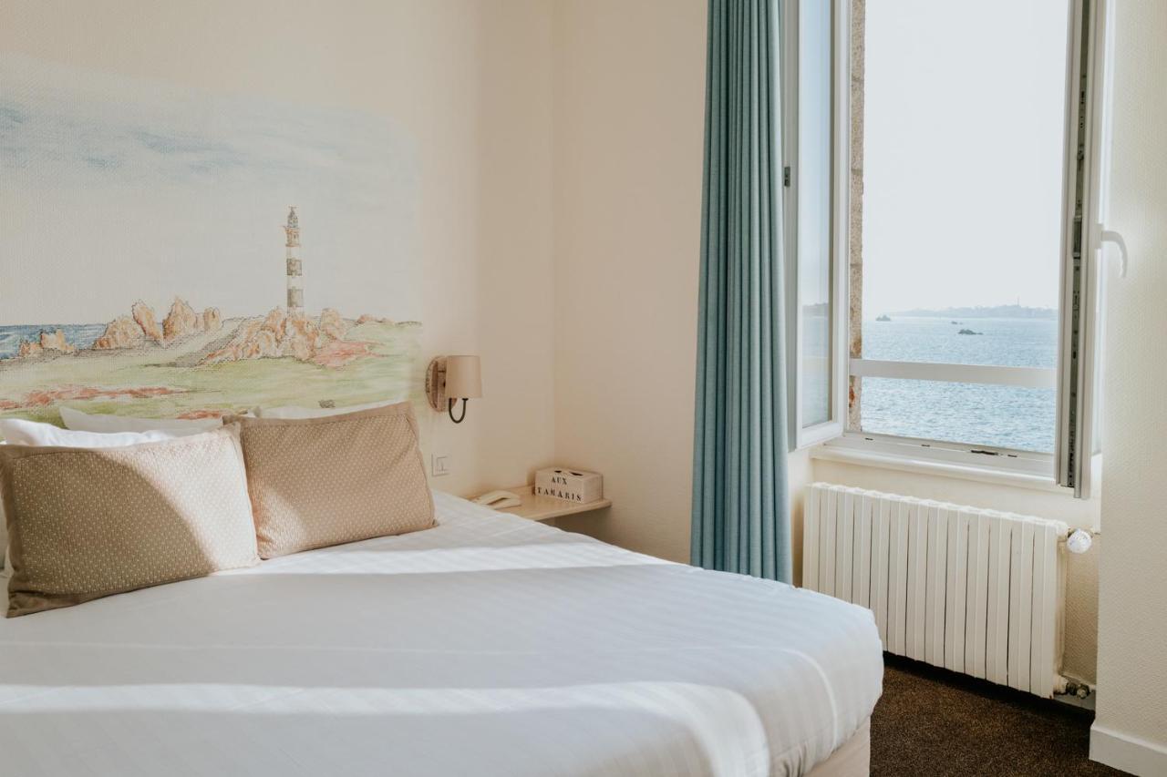Hotel Aux Tamaris - Vue Mer Роскоф Экстерьер фото