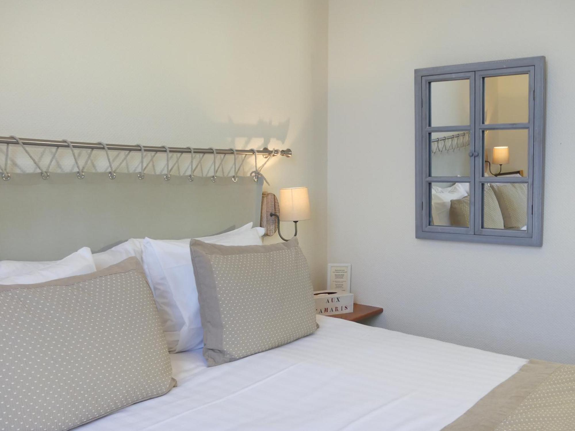 Hotel Aux Tamaris - Vue Mer Роскоф Номер фото