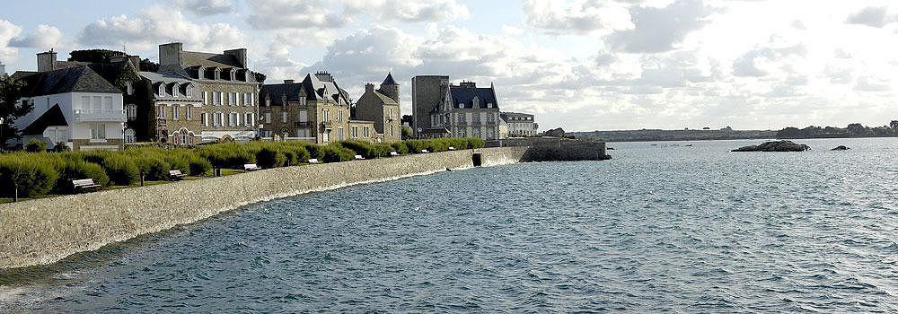 Hotel Aux Tamaris - Vue Mer Роскоф Экстерьер фото