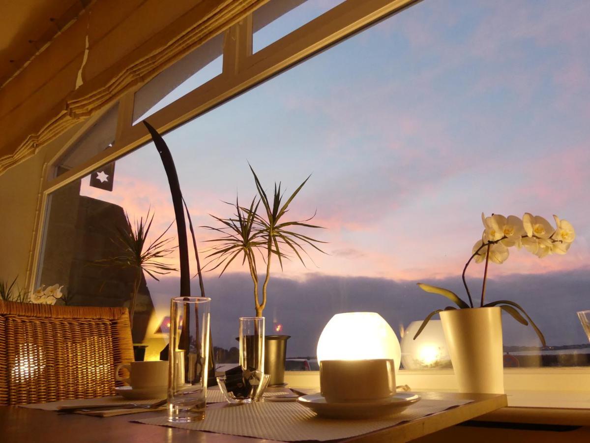 Hotel Aux Tamaris - Vue Mer Роскоф Экстерьер фото